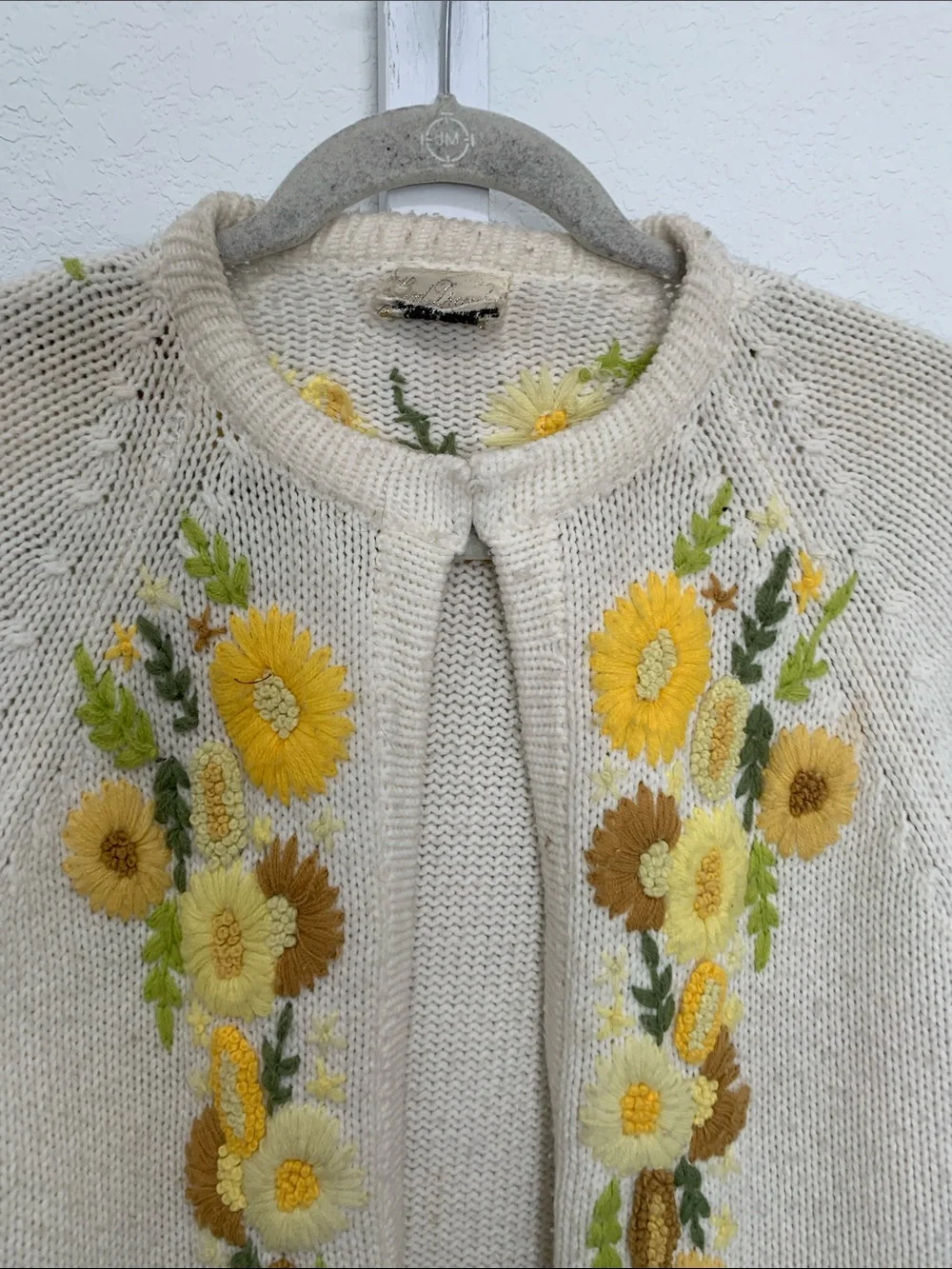 Vintage Cream Floral Embroidered Open Front Cardigan Sweater - Picture 3 of 9